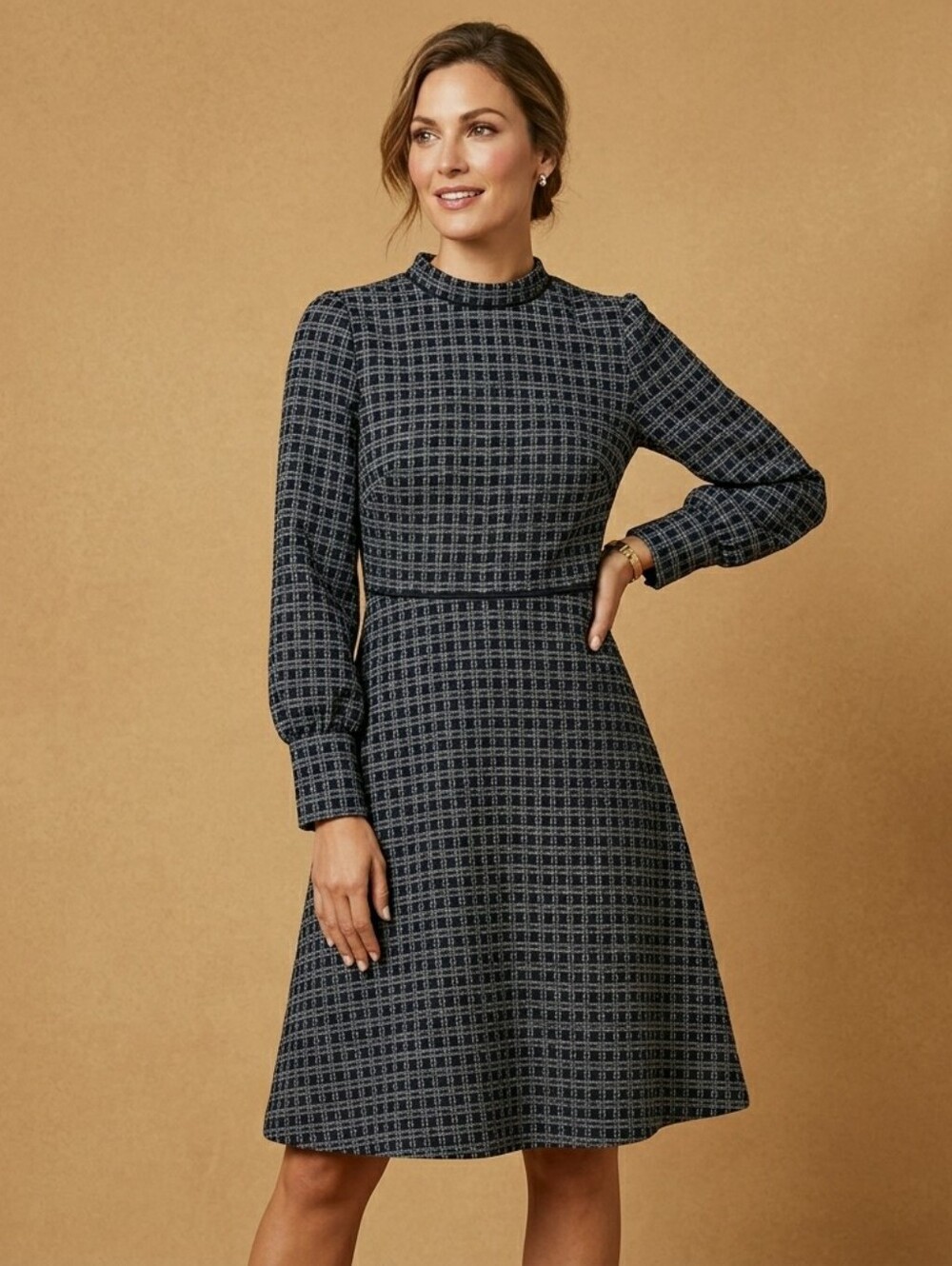 Ann Taylor Black Gray Plaid Mockneck Career Dress Work Dress Size 8 Fit & Flare